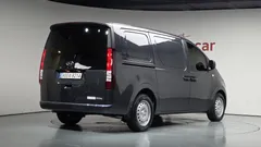 2023 Hyundai Staria Cargo 3-Seater — фото 2