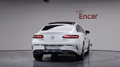 2022 Mercedes-Benz E-Class E300d 4MATIC Coupe — фото 4