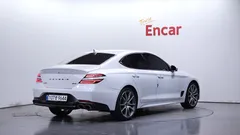2022 Genesis G70 Gasoline 2.0T 4WD — фото 2