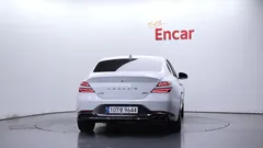 2022 Genesis G70 Gasoline 2.0T 4WD — фото 4