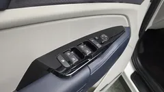 2022 Kia Sportage Gasoline 1.6 Turbo 2WD, белый — фото 19