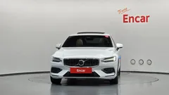 2024 Volvo S60 B5 Ultimate Bright — фото 3