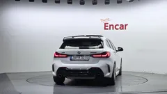 2022 BMW 1-Series M135i xDrive — фото 4