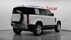 2023 Land Rover Defender 110 D250 SE — фото 2