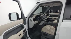 2023 Land Rover Defender 110 D250 SE — фото 10