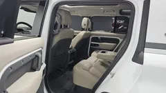 2023 Land Rover Defender 110 D250 SE — фото 11