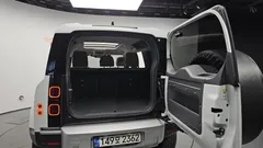 2023 Land Rover Defender 110 D250 SE — фото 20