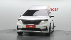 2023 Kia Carnival Diesel 7-Seater Hi-Limousine — фото 3