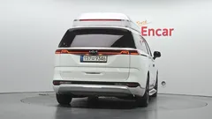 2023 Kia Carnival Diesel 7-Seater Hi-Limousine — фото 4