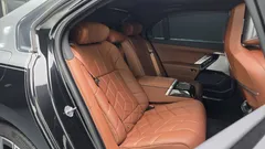 2024 BMW 7-Series 740d xDrive M Sport, 검정투톤 — фото 12