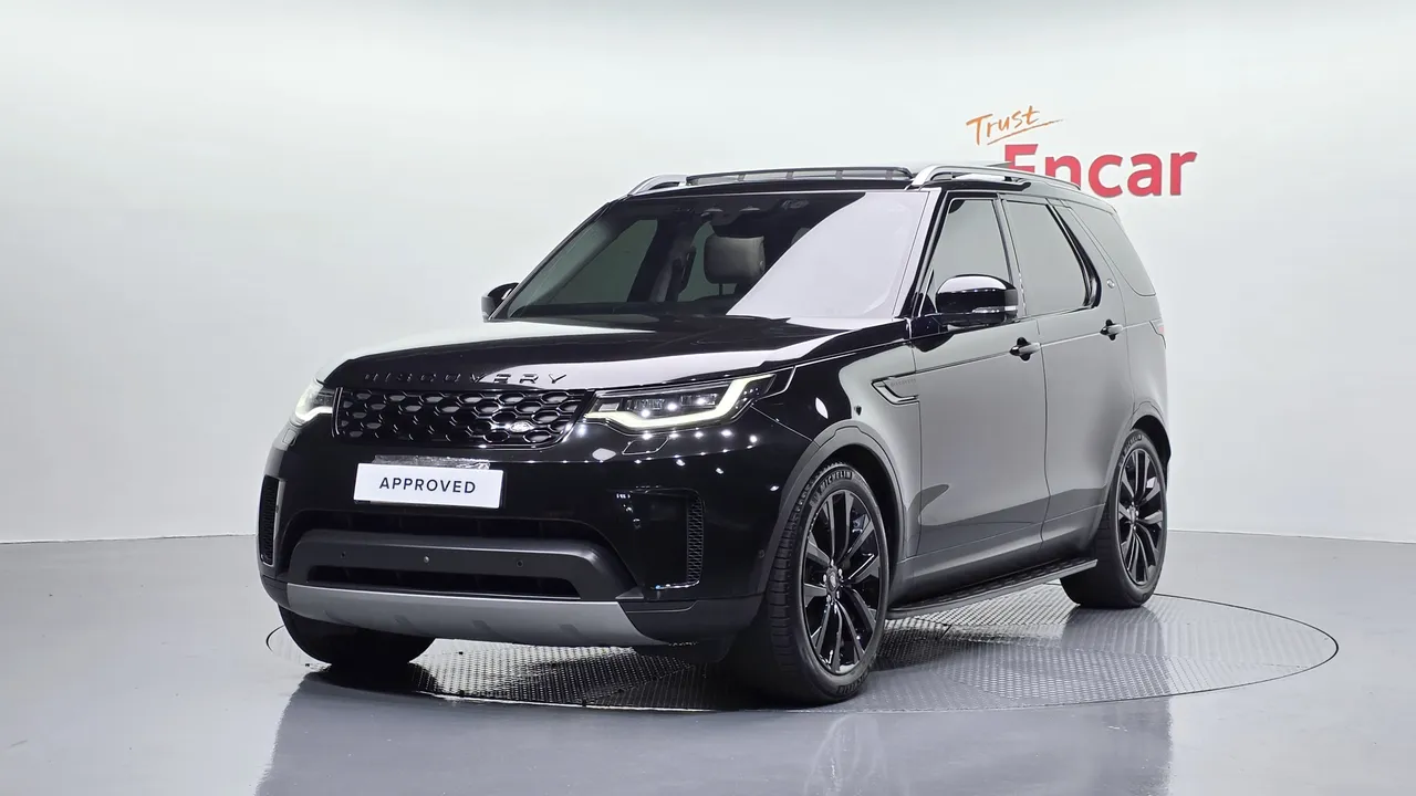 2022 Land Rover Discovery D250 SE