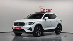 2023 Volvo XC40 B4 Ultimate Bright — фото 1