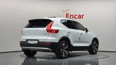 2023 Volvo XC40 B4 Ultimate Bright — фото 2