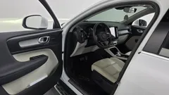 2023 Volvo XC40 B4 Ultimate Bright — фото 10