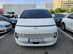 2023 Hyundai Staria Tourer 9-Seater — фото 2