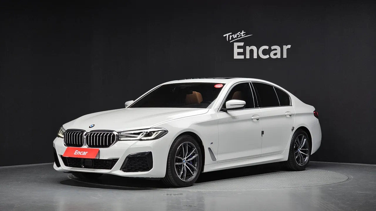 2023 BMW 5-Series 520i M Sport