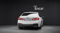 2023 BMW 5-Series 520i M Sport — фото 4