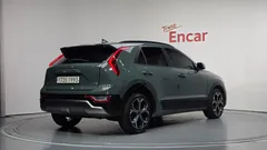 2022 Kia Niro Signature — фото 2