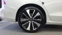 2024 Volvo S60 B5 Ultimate Bright — фото 5