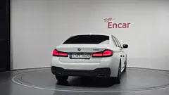 2022 BMW 5-Series 530i M Sport Package — фото 4
