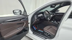 2022 BMW 5-Series 530i M Sport Package — фото 10