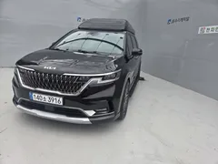 2023 Kia Carnival Diesel 9-Seater Hi-Limousine — фото 2