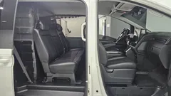 2022 Hyundai Staria Cargo 5-Seater — фото 11