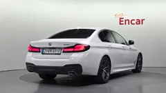 2022 BMW 5-Series 520i M Sport — фото 2