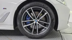 2022 BMW 5-Series 520i M Sport — фото 5