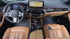 2022 BMW 5-Series 520i M Sport — фото 7