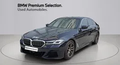 2022 BMW 5-Series 520i M Sport — фото 18