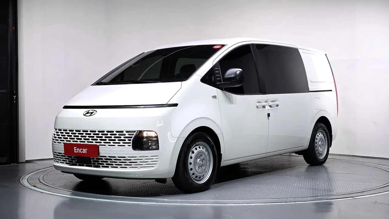 2023 Hyundai Staria Cargo 5-Seater