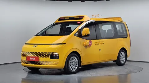 2022 Hyundai Staria L3.5  Kinder Safety Car