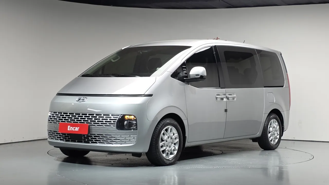 2023 Hyundai Staria Tourer 9-Seater