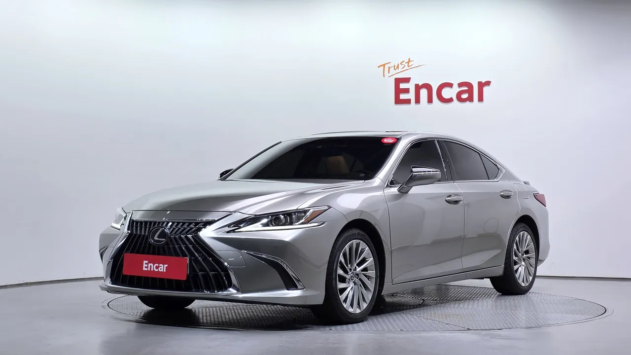 2023 Lexus ES Luxury Plus