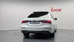 2022 Mercedes-Benz E-Class E350 4MATIC AMG Line — фото 4