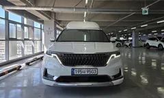 2023 Kia Carnival Diesel 9-Seater Hi-Limousine — фото 2