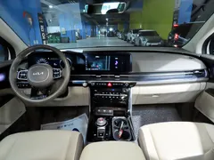 2023 Kia Carnival Diesel 9-Seater Hi-Limousine — фото 5