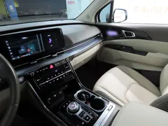 2023 Kia Carnival Diesel 9-Seater Hi-Limousine — фото 10