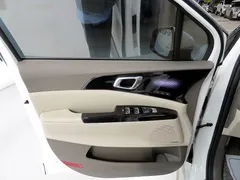 2023 Kia Carnival Diesel 9-Seater Hi-Limousine — фото 18
