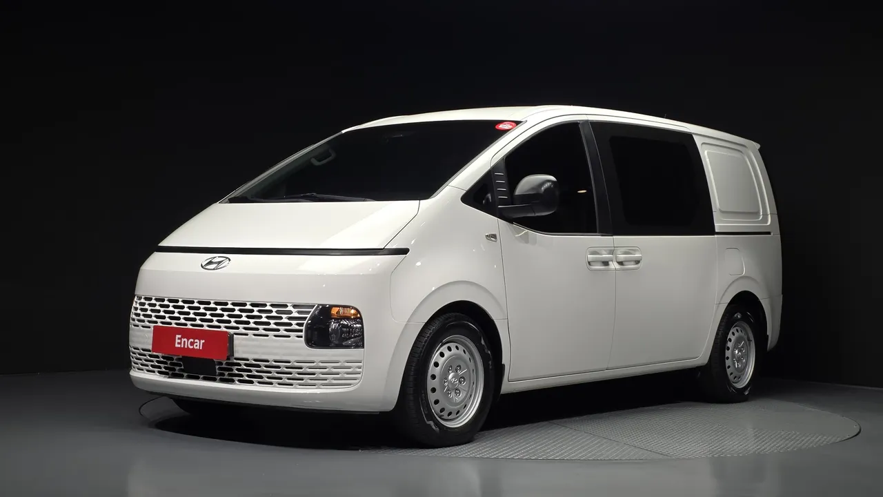2022 Hyundai Staria Cargo 5-Seater