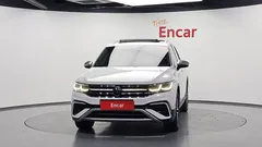 2023 Volkswagen Tiguan 2.0 TSI Prestige — фото 3
