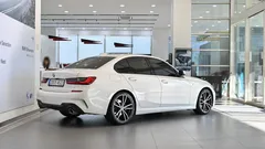2022 BMW 3-Series 320i M Sport — фото 4