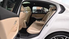 2022 BMW 3-Series 320i M Sport — фото 10