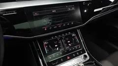 2023 Audi A8 50 TDI Quattro Premium — фото 17