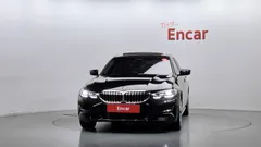 2022 BMW 3-Series 320i Luxury — фото 3
