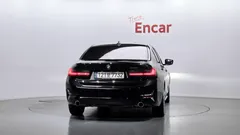 2022 BMW 3-Series 320i Luxury — фото 4