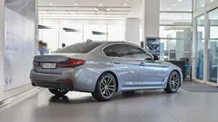 2023 BMW 5-Series 520i M Sport — фото 2