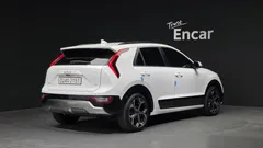 2022 Kia Niro Signature — фото 2