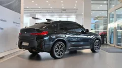 2024 BMW X4 xDrive20i M Sports Pro, чёрный — фото 2